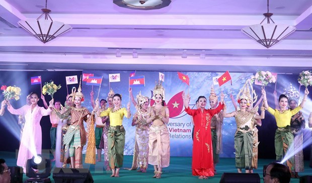 柬埔寨旅游部举行“柬埔寨之夜”活动促进与越南的旅游合作 hinh anh 1