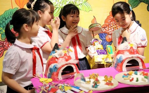越南国家主席阮春福向全国少年儿童致以中秋节的祝福 hinh anh 1