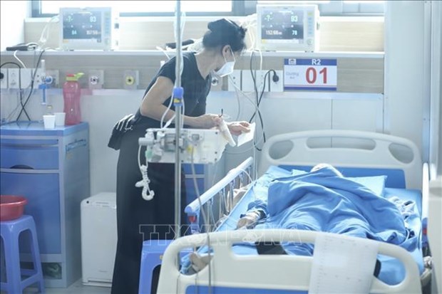 9月12日越南新增新冠肺炎确诊病例2013例 疫苗接种仍是最重要且必要的解决方案 hinh anh 1