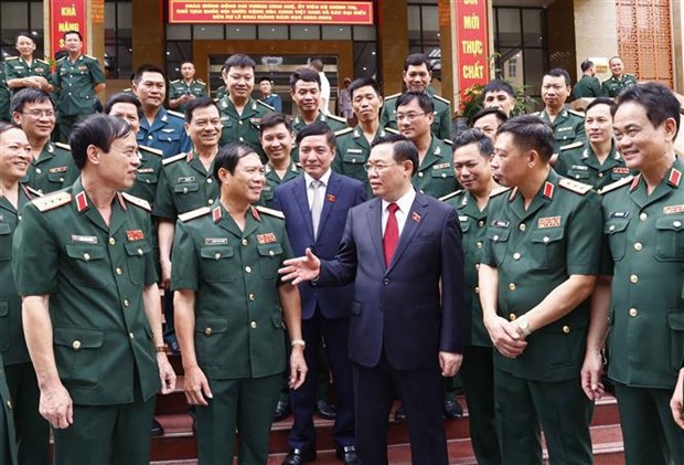 越南国会主席王廷惠出席国防学院2022-2023学年开学典礼 hinh anh 1