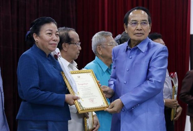 越老建交60周年：老挝举行有关越老特殊关系文学作品奖颁奖仪式 hinh anh 1