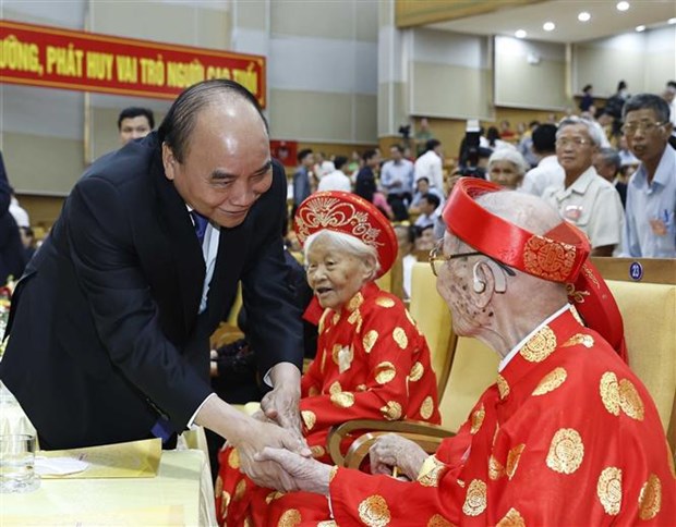 越南国家主席阮春福出席2022年“为越南老年人行动月”启动仪式 hinh anh 1