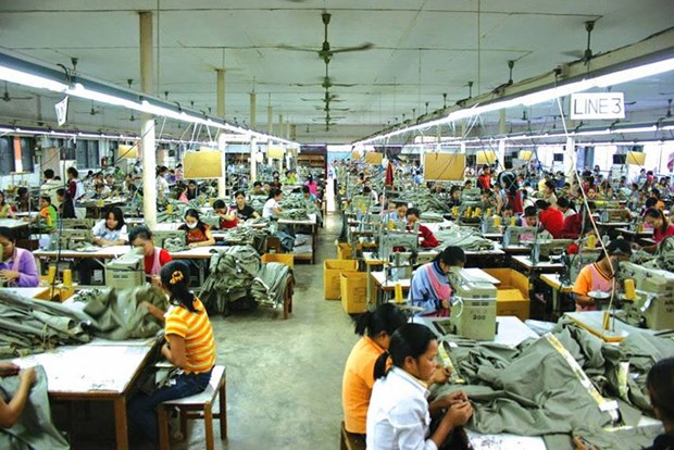 老挝纺织品服装产业逐渐复苏 hinh anh 1