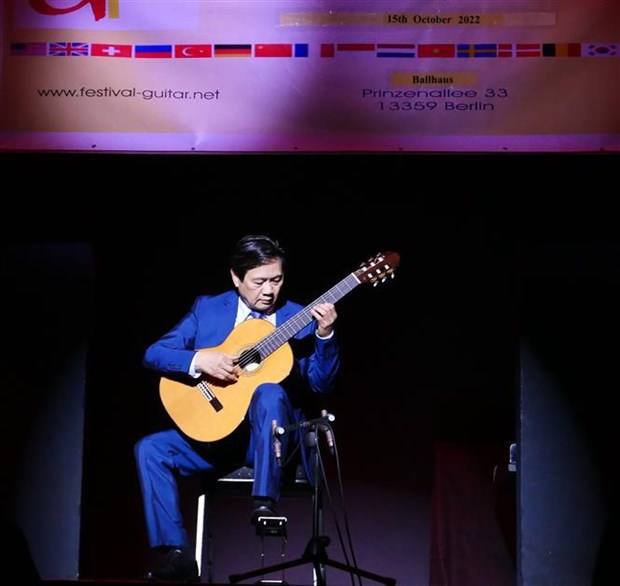 越裔音乐家的作品在2022年柏林国际吉他比赛中大放异彩 hinh anh 1