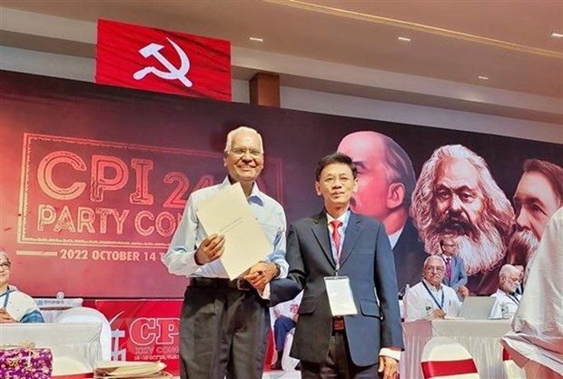 越南共产党代表团出席印度共产党第24届代表大会 hinh anh 2