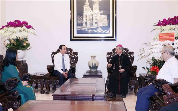 胡志明市领导祝贺约瑟夫·阮能总主教当选2022-2025年任期越南主教理事会主席 hinh anh 2