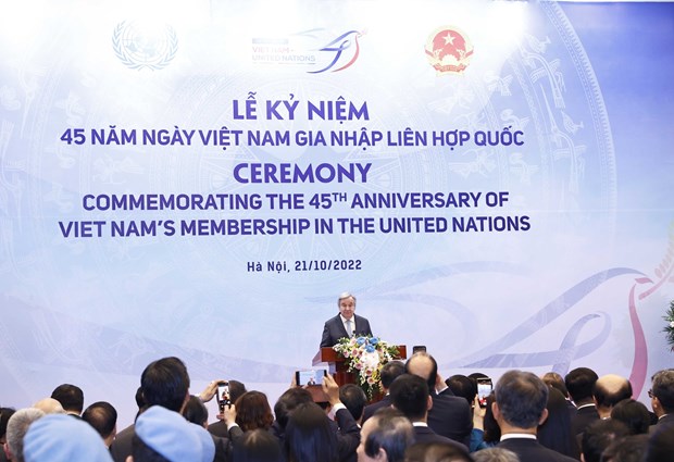 越南国家主席阮春福与联合国秘书长安东尼奥·古特雷斯主持越南加入联合国45周年纪念典礼 hinh anh 2