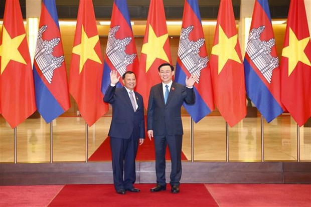 越南国会主席王廷惠与柬埔寨参议院主席赛冲举行会谈 hinh anh 1