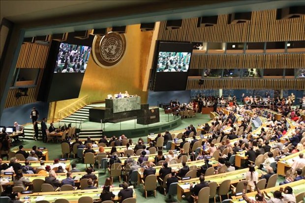 第77届联合国大会：越南强调坚持国际法基本原则和保护环境义务 hinh anh 1