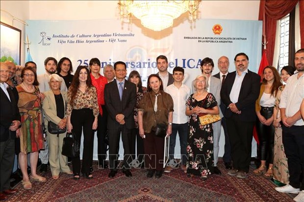 庆祝阿根廷-越南文化学院成立25周年 hinh anh 1