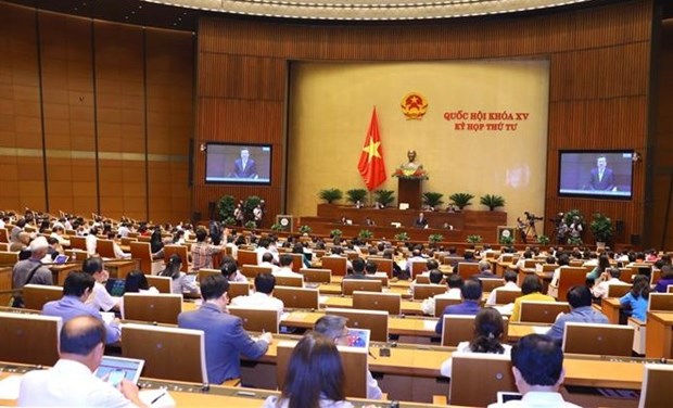 越南第十五届国会第四次会议：对建筑、信息传媒和内务领域进行质询 hinh anh 1