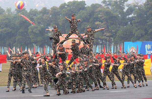 越南主办的第30届东盟军用枪射击比赛正式开幕 hinh anh 3