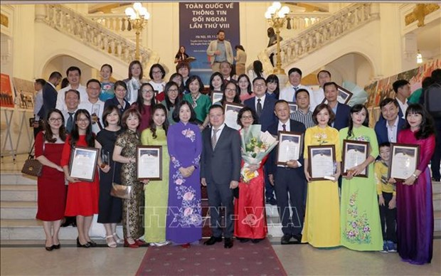 越南第八届全国对外新闻奖：越通社记者获得了30个奖项 hinh anh 2