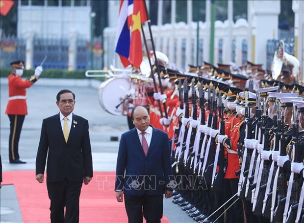 越南国家主席阮春福夫妇正式访问泰国的欢迎仪式 hinh anh 1