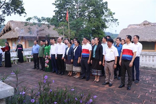 老挝国家政治与行政学院代表团访问太原省 hinh anh 2