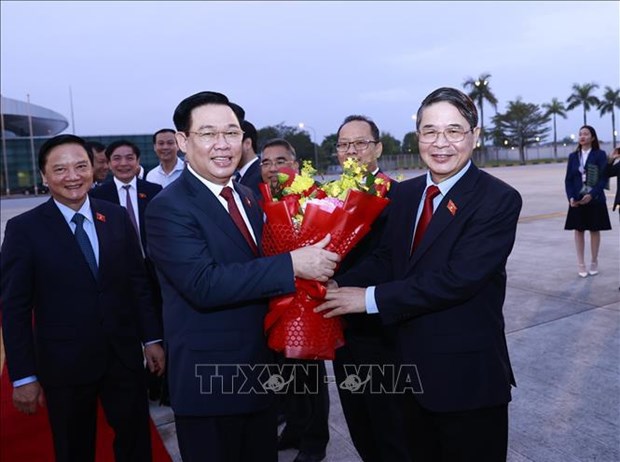 越南国会主席王廷惠开始对柬埔寨进行正式访问并出席AIPA-43 hinh anh 1
