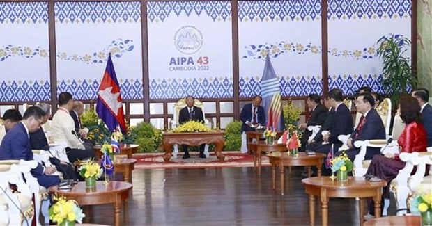 柬埔寨王国国会主席韩桑林会见AIPA议会代表团团长 hinh anh 1