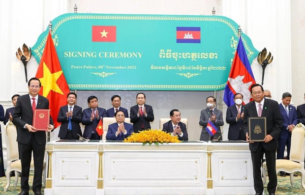越南与柬埔寨促进劳务领域的合作关系 hinh anh 1