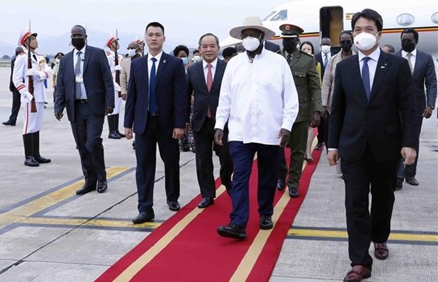 乌干达共和国总统开始对越南进行正式访问 hinh anh 1
