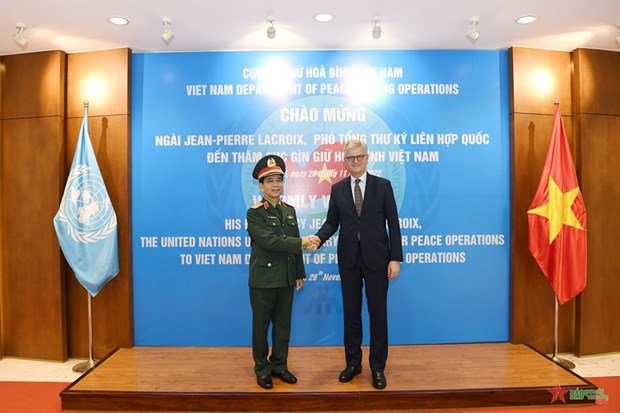 联合国副秘书长对越南维和局进行访问 hinh anh 3