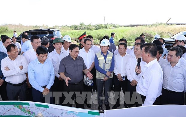 越南政府总理范明政对胡志明市基础设施发展项目进行实地考察 hinh anh 2