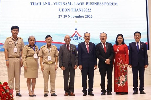 第一次泰越老三国商业论坛在泰国举行 hinh anh 1
