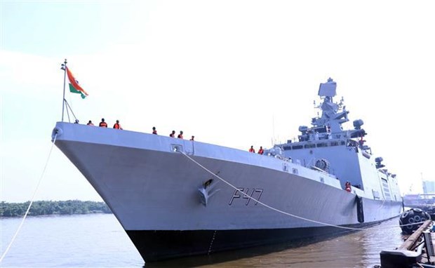 印度海军舰艇编队对胡志明市进行友好访问 hinh anh 1