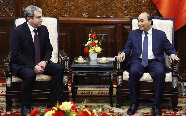 越南国家主席阮春福会见阿塞拜疆和文莱两国驻越大使 hinh anh 1