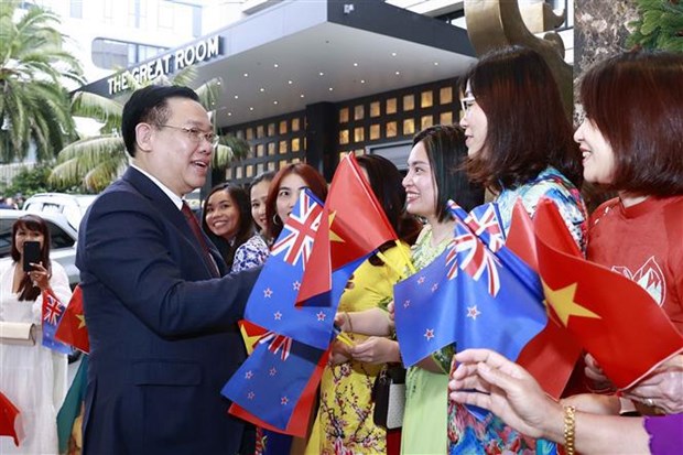 越南国会主席王廷惠抵达奥克兰开始对新西兰进行正式访问 hinh anh 1