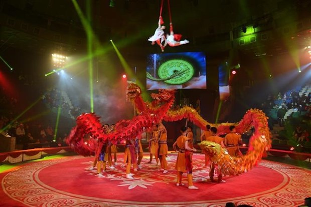 2022年国际杂技艺术节在河内开幕 hinh anh 1