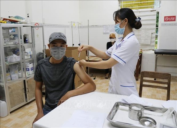 新冠肺炎疫情：12月4日越南新增治愈病例93例 无新增死亡病例 hinh anh 1