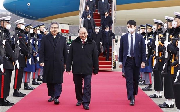 越南国家主席阮春福开始对韩国进行国事访问 hinh anh 1