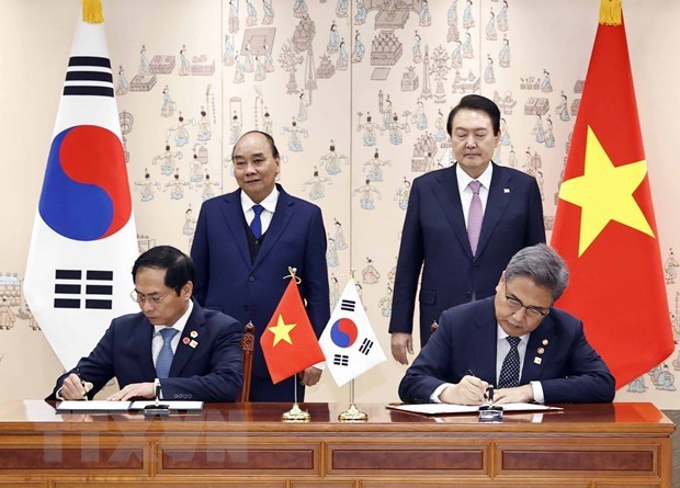 越南与韩国关系提升为全面战略伙伴关系 hinh anh 1
