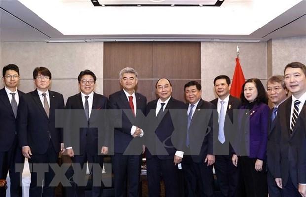 越南国家主席阮春福会见在越南投资的韩国大型企业代表 hinh anh 3