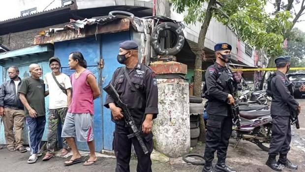 印尼西爪哇省万隆市警察局爆炸致1死3伤 hinh anh 1