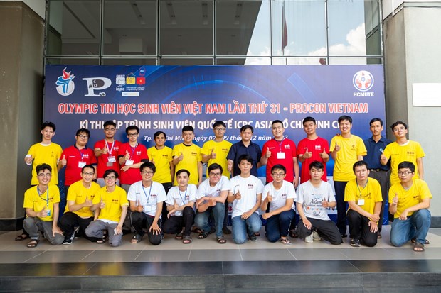 第31届越南大学生信息学奥林匹克竞赛吸引700名大学生参赛 hinh anh 1