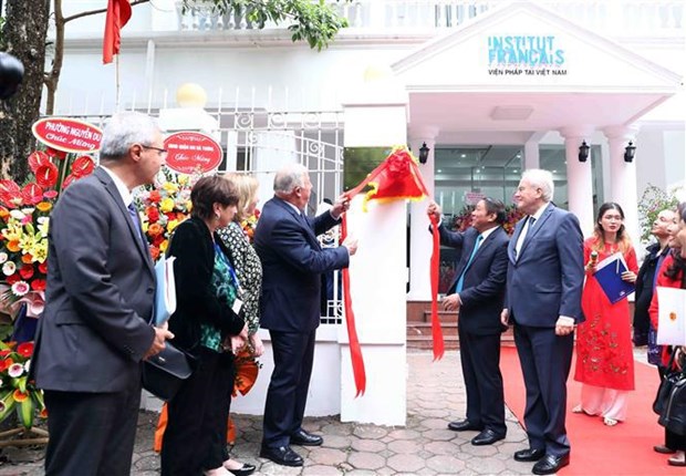法国参议院议长出席越南法国学院新总部开业典礼 hinh anh 1