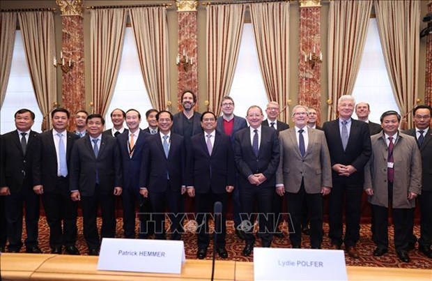 越南政府总理范明政会见卢森堡议会议长费尔南·埃特让 hinh anh 2