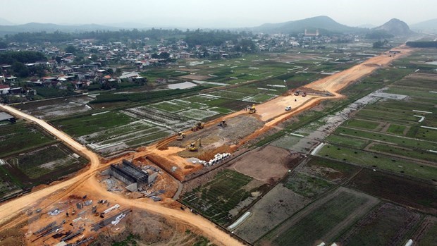 越南交通运输部要求越南北南高速公路工程12个子项目须在12月31日前全部开工 hinh anh 1