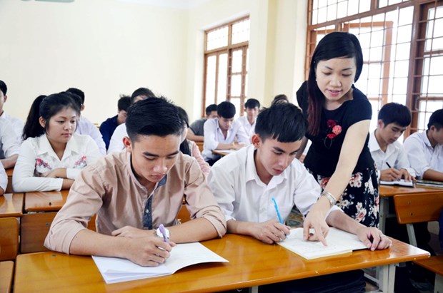 越南广宁省向老挝留学生提供资助 hinh anh 1