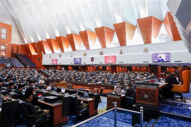 马来西亚下议院通过临时财政预算案 hinh anh 1