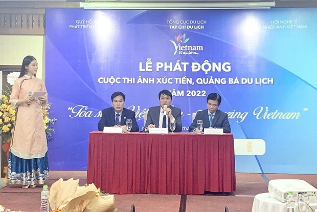2022年“闪耀越南”旅游推介和促进摄影大赛正式发起 hinh anh 1