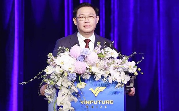 越南国家主席王廷惠出席Vinfuture 科技奖颁奖典礼 hinh anh 1