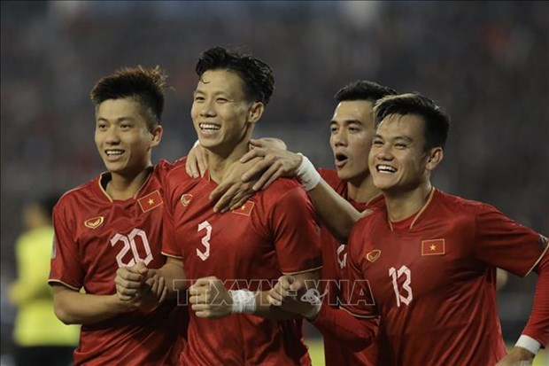 2022年东南亚足球锦标赛：越南队3比0击败马来西亚队 以两胜名列小组首位 hinh anh 1