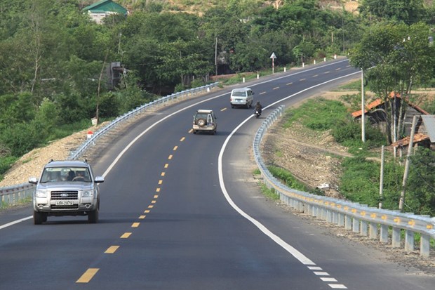 越南政府总理指示加快推进国家重点高速公路项目的建设进度 hinh anh 1