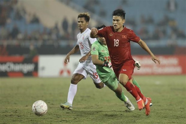 2022年东南亚足球锦标赛：越南队3:0大胜缅甸队 以小组首位晋级半决赛 hinh anh 2