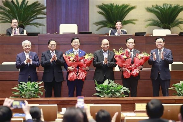 越南第十五届国会第二次特别会议：批准任命陈红河和陈流光为政府副总理的建议 hinh anh 1