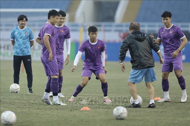 2022年三菱电机杯：越南国足队为半决赛第二回合比赛做好准备 hinh anh 1
