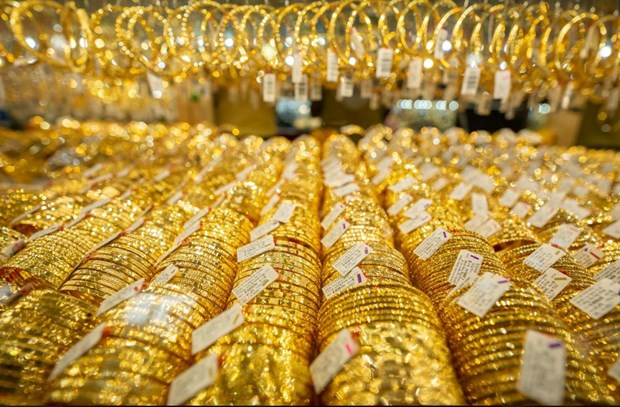 1月10日上午越南国内黄金价格每两徘徊在6700万越盾的价位 hinh anh 1