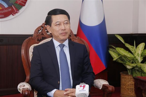 老挝副总理兼外长：范明政访老之行对老越合作关系具有重大意义 hinh anh 1